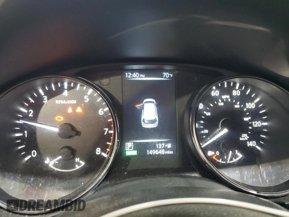 2017 Nissan Rogue SV z VIN 5N1AT2MV0HC740554, wystawiony jako Copart lot #55819475 z przebiegiem 149 648 mil mil oraz Szkoda całkowita • Salvage title. Historia ofert i sprzedaży dostępna na DreamBid. Obrazek 9.