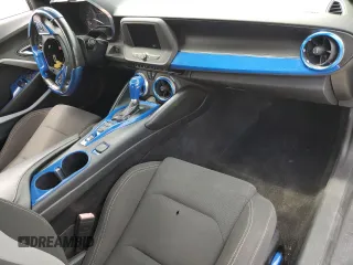 2020 Chevrolet Camaro 1LT z VIN 1G1FB1RSXL0103745, wystawiony jako Copart lot #60452065 z przebiegiem Nie podano mil oraz Czysty tytuł • Clean title. Historia ofert i sprzedaży dostępna na DreamBid. Obrazek 8.
