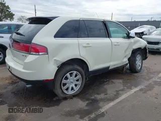 2007 Lincoln MKX with VIN 2LMDU68C77BJ05358, listed as a IAAI auction lot 41852330 with 163,508 mi miles. Bid and sale history available at carsss.com. Image 4.