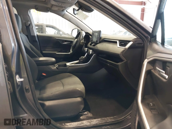 2019 Toyota RAV4 XLE with VIN 2T3P1RFV8KW057323, listed as a IAAI auction lot 42510231 with 59,003 mi miles and . Bid and sale history available at DreamBid. Image 5.
