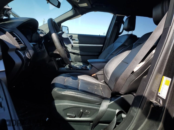 2018 Ford Explorer XLT with VIN 1FM5K8D89JGC38609, listed as a Copart auction lot 50925055 with 56,794 mi miles and Salvage Title. Bid and sale history available at DreamBid. Image 7.