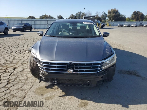2017 Volkswagen Passat SE z VIN 1VWGT7A35HC078899, wystawiony jako Copart lot #55057695 z przebiegiem 45 620 mil mil oraz Szkoda całkowita • Salvage title. Historia ofert i sprzedaży dostępna na DreamBid. Obrazek 5.