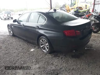 2013 BMW 5 Series 528i xDrive with VIN WBAXH5C50DD113566, listed as a IAAI auction lot 41981416 with 123,330 mi miles. Bid and sale history available at carsss.com. Image 3.