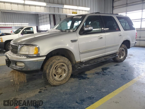 1998 Ford Expedition XLT z VIN 1FMPU18L1WLC33329, wystawiony jako Copart lot #41666625 z przebiegiem 137 786 mil mil oraz Czysty tytuł • Clean title. Historia ofert i sprzedaży dostępna na DreamBid. Obrazek 1.