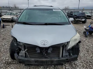 2014 Toyota Sienna LE AAS with VIN 5TDKK3DC2ES433932, listed as a Copart auction lot 43232555 with 232,674 mi miles and Salvage Title. Bid and sale history available at carsss.com. Image 5.