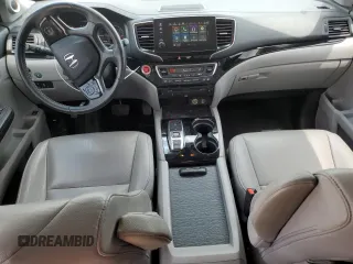2019 Honda Pilot Touring 7-Passenger z VIN 5FNYF5H63KB037250, wystawiony jako Copart lot #52027065 z przebiegiem 95 693 mil mil oraz Szkoda całkowita • Salvage title. Historia ofert i sprzedaży dostępna na DreamBid. Obrazek 8.