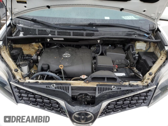 2018 Toyota Sienna SE with VIN 5TDXZ3DCXJS961181, listed as a Copart auction lot 49465115 with 71,962 mi miles and Clean title. Bid and sale history available at DreamBid. Image 12.