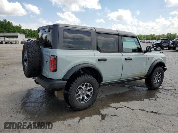 2023 Ford Bronco z VIN 1FMEE5DP8PLB29801, wystawiony jako Copart lot #55086715 z przebiegiem 14 826 mil mil oraz Szkoda całkowita • Salvage title. Historia ofert i sprzedaży dostępna na DreamBid. Obrazek 3.