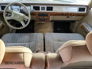 1987 Mercury Grand Marquis GS z VIN 2MEBM74F9HX714211, wystawiony jako Copart lot #43594205 z przebiegiem 26 933 mil mil oraz Szkody całkowita. Historia ofert i sprzedaży dostępna na DreamBid. Obrazek 8.