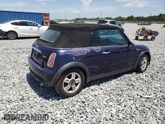 2005 MINI Convertible z VIN WMWRF33435TF61157, wystawiony jako Copart lot #54304905 z przebiegiem Nie podano mil oraz Szkoda całkowita • Salvage title. Historia ofert i sprzedaży dostępna na DreamBid. Obrazek 3.