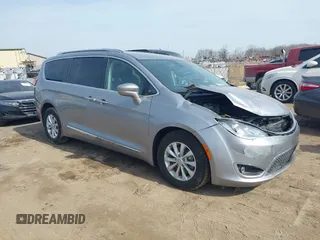 2018 Chrysler Pacifica Touring L with VIN 2C4RC1BG7JR101736, listed as a IAAI auction lot 41776231 with 90,487 mi miles and . Bid and sale history available at DreamBid. Image 1.