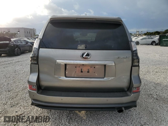 2023 Lexus GX 460 Luxury z VIN JTJGM7BX6P5350328, wystawiony jako Copart lot #84423404 z przebiegiem 16 840 mil mil oraz Nie do naprawy • Non repairable. Historia ofert i sprzedaży dostępna na DreamBid. Obrazek 6.