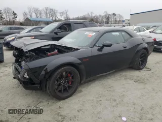 2023 Dodge Challenger R/T Scat Pack Widebody z VIN 2C3CDZFJ6PH593668, wystawiony jako Copart lot #45582495 z przebiegiem 13 555 mil mil oraz Szkoda całkowita • Salvage title. Historia ofert i sprzedaży dostępna na DreamBid. Obrazek 1.