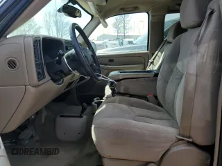 2004 Chevrolet Silverado 1500 Z71 with VIN 2GCEK19T641303720, listed as a Copart auction lot 54622325 with 211,776 mi miles and Clean Title. Bid and sale history available at DreamBid. Image 7.