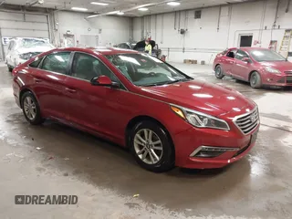 2015 Hyundai Sonata SE z VIN 5NPE24AF6FH153133, wystawiony jako IAAI lot #42054380 z przebiegiem 64 570 mil mil oraz . Historia ofert i sprzedaży dostępna na DreamBid. Obrazek 1.