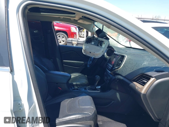 2014 Jeep Cherokee Limited with VIN 1C4PJLDS9EW163565, listed as a IAAI auction lot 42033048 with 183,048 mi miles. Bid and sale history available at carsss.com. Image 5.