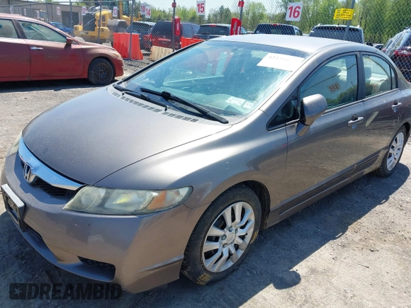 2009 Honda Civic LX z VIN 1HGFA16519L004488, wystawiony jako IAAI lot #42231008 z przebiegiem 239 870 mil mil oraz . Historia ofert i sprzedaży dostępna na DreamBid. Obrazek 2.