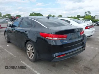 2016 Kia Optima EX z VIN 5XXGU4L35GG050384, wystawiony jako IAAI lot #42467014 z przebiegiem 147 283 mil mil oraz . Historia ofert i sprzedaży dostępna na DreamBid. Obrazek 3.