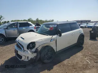 2013 MINI Hardtop S z VIN WMWSV3C52DT391799, wystawiony jako Copart lot #55953105 z przebiegiem Nie podano mil oraz Szkoda całkowita • Salvage title. Historia ofert i sprzedaży dostępna na DreamBid. Obrazek 1.