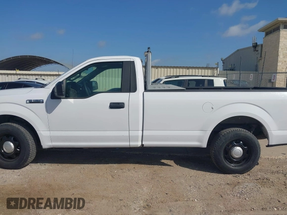 2018 Ford F-150 XL z VIN 1FTMF1CB3JKE60746, wystawiony jako IAAI lot #42759319 z przebiegiem 28 089 mil mil oraz . Historia ofert i sprzedaży dostępna na DreamBid. Obrazek 14.