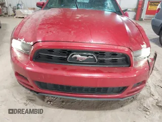 2013 Ford Mustang V6 с VIN 1ZVBP8EM8D5200645, выставлен на аукционе IAAI как лот 41035547 с пробегом 156 702 миль миль и . История ставок и продаж доступна на DreamBid. Изображение 12.