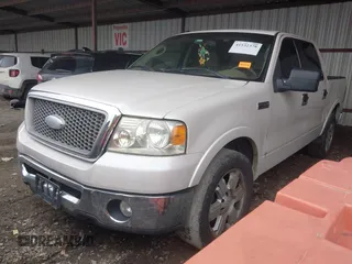 2008 Ford F-150 XLT z VIN 1FTPW12V08FB96378, wystawiony jako IAAI lot #41532378 z przebiegiem 203 260 mil mil oraz . Historia ofert i sprzedaży dostępna na DreamBid. Obrazek 17.
