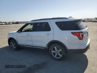 2017 Ford Explorer XLT z VIN 1FM5K8D82HGC48313, wystawiony jako Copart lot #58811785 z przebiegiem 120 898 mil mil oraz Szkoda całkowita • Salvage title. Historia ofert i sprzedaży dostępna na DreamBid. Obrazek 2.