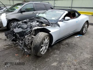 2020 Aston Martin DB11 z VIN SCFRMFCW3LGM08827, wystawiony jako Copart lot #84838664 z przebiegiem Nie podano mil oraz Szkody całkowita. Historia ofert i sprzedaży dostępna na DreamBid. Obrazek 1.