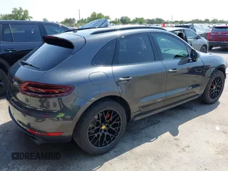 2018 Porsche Macan GTS z VIN WP1AG2A54JLB62881, wystawiony jako IAAI lot #42027419 z przebiegiem 91 876 mil mil oraz . Historia ofert i sprzedaży dostępna na DreamBid. Obrazek 4.