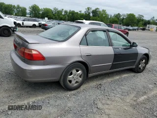 2000 Honda Accord EX with VIN 1HGCG1650YA091067, listed as a Copart auction lot 61095325 with 88,924 mi miles and Clean title. Bid and sale history available at DreamBid. Image 3.