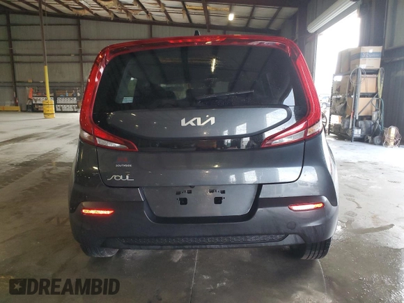 2022 Kia Soul LX with VIN KNDJ23AU1N7821317, listed as a Copart auction lot 86534314 with 57,611 mi miles and Salvage Title. Bid and sale history available at carsss.com. Image 6.