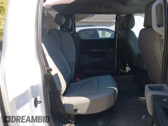 2021 Ford F-150 XL z VIN 1FTEW1C5XMKE11370, wystawiony jako IAAI lot #40300673 z przebiegiem 37 300 mil mil oraz . Historia ofert i sprzedaży dostępna na DreamBid. Obrazek 8.