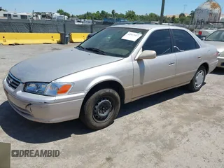2000 Toyota Camry CE z VIN 4T1BG22K2YU924681, wystawiony jako IAAI lot #42517917 z przebiegiem 228 920 mil mil oraz . Historia ofert i sprzedaży dostępna na DreamBid. Obrazek 2.
