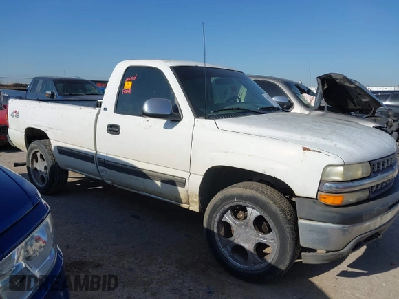 2000 Chevrolet Silverado 1500 with VIN 1GCEK14V3YE161114, listed as a IAAI auction lot 42001706 with 294,080 mi miles. Bid and sale history available at carsss.com. Image 1.