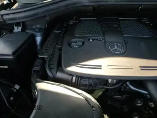 2017 Mercedes-Benz GLE 350 z VIN 4JGDA5JB2HA828998, wystawiony jako Copart lot #82496445 z przebiegiem 111 085 mil mil oraz Szkoda całkowita • Salvage title. Historia ofert i sprzedaży dostępna na DreamBid. Obrazek 14.