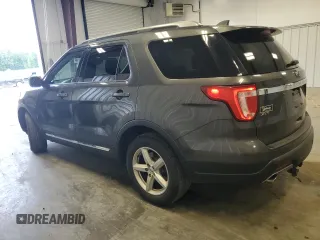 2018 Ford Explorer XLT z VIN 1FM5K7DH3JGA89737, wystawiony jako Copart lot #63029545 z przebiegiem 176 518 mil mil oraz Czysty tytuł • Clean title. Historia ofert i sprzedaży dostępna na DreamBid. Obrazek 2.