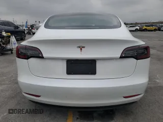 2023 Tesla Model 3 z VIN 5YJ3E1EA1PF561521, wystawiony jako Copart lot #55637855 z przebiegiem 83 008 mil mil oraz Szkoda całkowita • Salvage title. Historia ofert i sprzedaży dostępna na DreamBid. Obrazek 6.