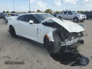 2017 Nissan GT-R Premium z VIN JN1AR5EF1HM820695, wystawiony jako Copart lot #74926844 z przebiegiem 17 647 mil mil oraz Szkody całkowita. Historia ofert i sprzedaży dostępna na DreamBid. Obrazek 4.