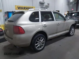 2006 Porsche Cayenne S z VIN WP1AB29P16LA66833, wystawiony jako IAAI lot #41727403 z przebiegiem 149 596 mil mil oraz . Historia ofert i sprzedaży dostępna na DreamBid. Obrazek 4.