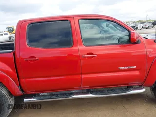 2010 Toyota Tacoma PreRunner z VIN 3TMJU4GN1AM094552, wystawiony jako IAAI lot #42422207 z przebiegiem 180 364 mil mil oraz . Historia ofert i sprzedaży dostępna na DreamBid. Obrazek 13.