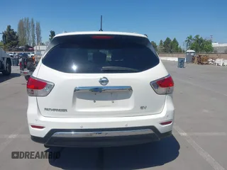 2013 Nissan Pathfinder SV with VIN 5N1AR2MN2DC657541, listed as a IAAI auction lot 41905930 with 311,578 mi miles. Bid and sale history available at carsss.com. Image 17.