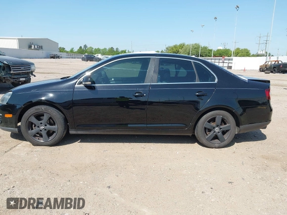 2008 Volkswagen Jetta Sedan SE with VIN 3VWRM71K68M004175, listed as a IAAI auction lot 41981471 with 193,037 mi miles. Bid and sale history available at carsss.com. Image 14.