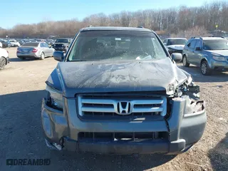 2008 Honda Pilot EX-L with VIN 5FNYF28518B006058, listed as a IAAI auction lot 41425424 with 230,006 mi miles. Bid and sale history available at carsss.com. Image 12.