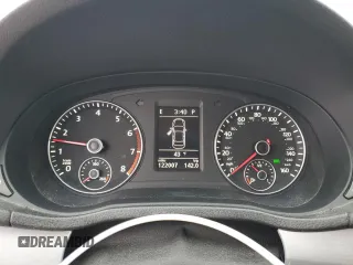2012 Volkswagen Passat SE z VIN 1VWBH7A33CC031083, wystawiony jako Copart lot #44136025 z przebiegiem 122 007 mil mil oraz Szkoda całkowita • Salvage title. Historia ofert i sprzedaży dostępna na DreamBid. Obrazek 9.