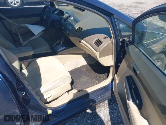 2006 Honda Civic LX z VIN 1HGFA16596L106200, wystawiony jako IAAI lot #42223300 z przebiegiem 177 442 mil mil oraz . Historia ofert i sprzedaży dostępna na DreamBid. Obrazek 5.