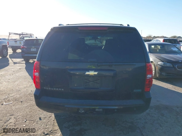 2011 Chevrolet Suburban LTZ with VIN 1GNSCKE00BR353106, listed as a IAAI auction lot 41393001 with 252,968 mi miles. Bid and sale history available at carsss.com. Image 16.
