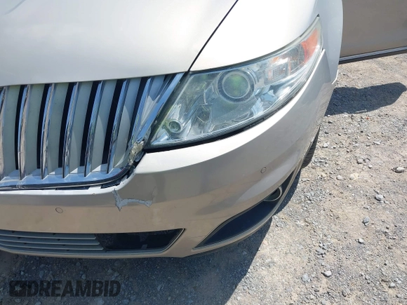 2009 Lincoln MKS with VIN 1LNHM94R39G624203, listed as a IAAI auction lot 42036763 with 177,902 mi miles. Bid and sale history available at carsss.com. Image 6.