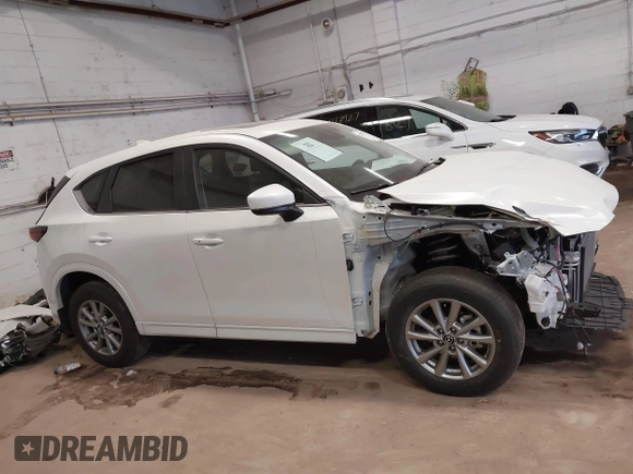 2024 Mazda CX-5 2.5 S Preferred Package with VIN JM3KFBCLXR0503127, listed as a IAAI auction lot 41295902 with 2,423 mi miles. Bid and sale history available at carsss.com. Image 13.