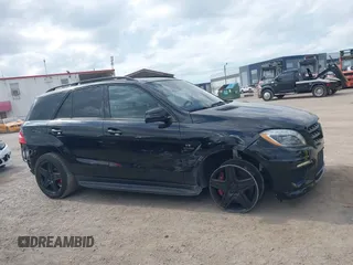 2014 Mercedes-Benz M 63 AMG z VIN 4JGDA7EB5EA320042, wystawiony jako IAAI lot #41798059 z przebiegiem 111 866 mil mil oraz . Historia ofert i sprzedaży dostępna na DreamBid. Obrazek 14.