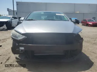 2017 Hyundai Elantra SE z VIN 5NPD74LF2HH175658, wystawiony jako Copart lot #58769035 z przebiegiem 124 740 mil mil oraz Czysty tytuł • Clean title. Historia ofert i sprzedaży dostępna na DreamBid. Obrazek 5.